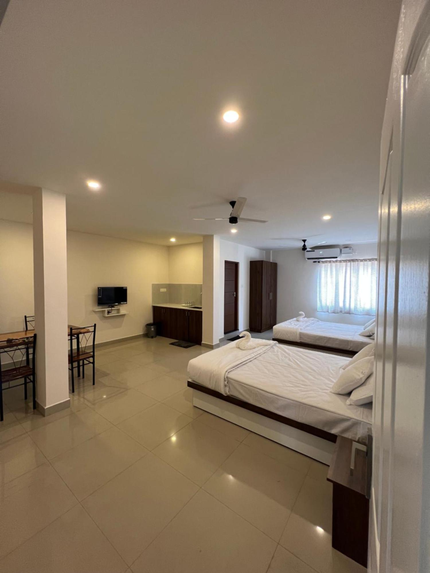 Heres Haut Residency Kochi Exterior photo