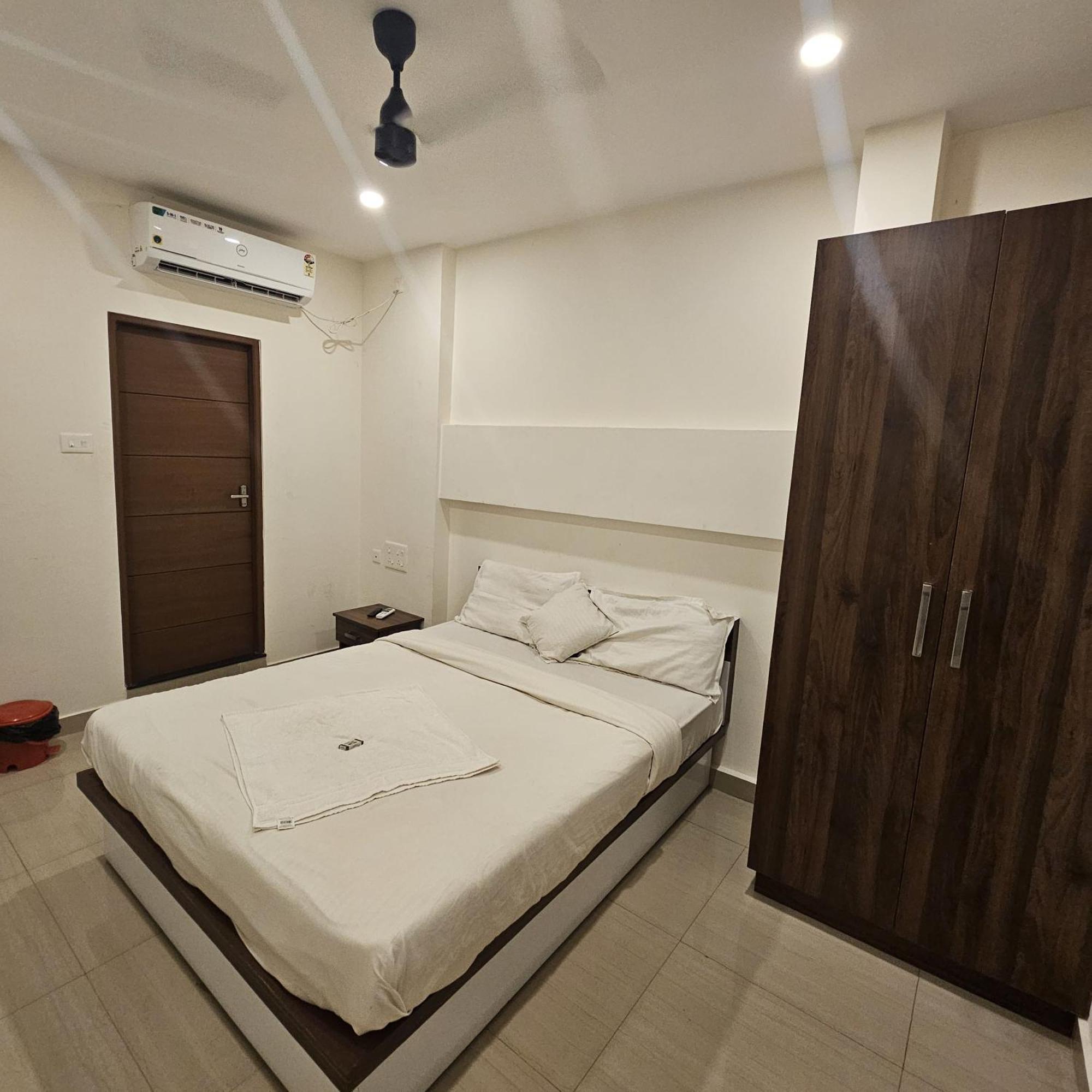 Heres Haut Residency Kochi Exterior photo