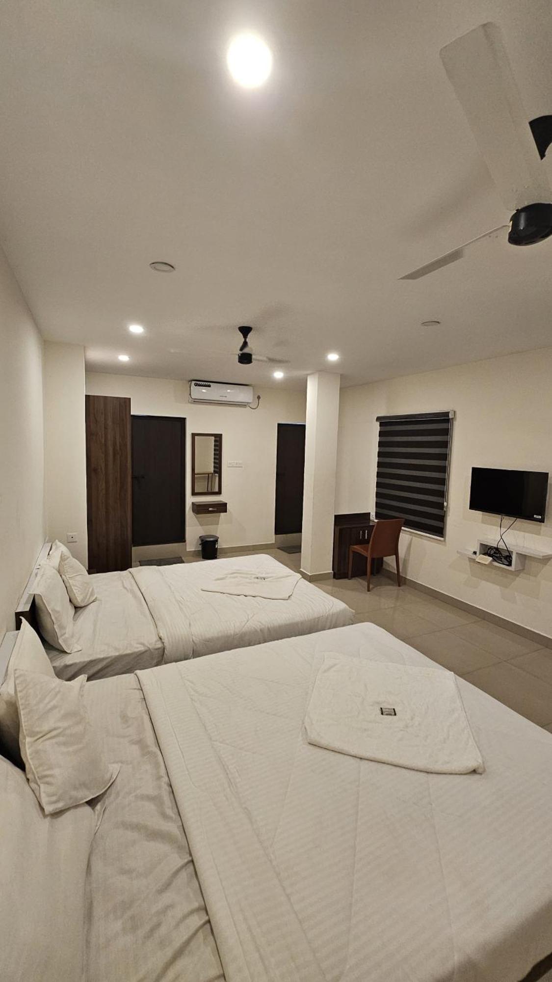 Heres Haut Residency Kochi Exterior photo