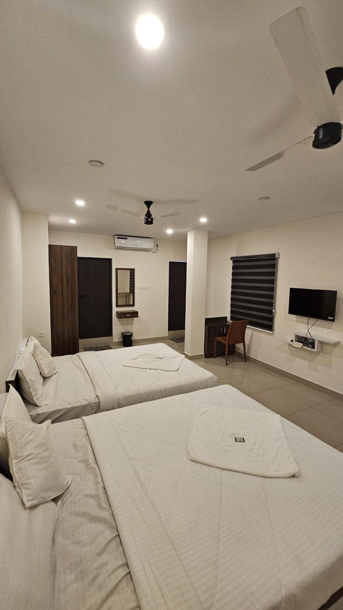 Heres Haut Residency Kochi Exterior photo