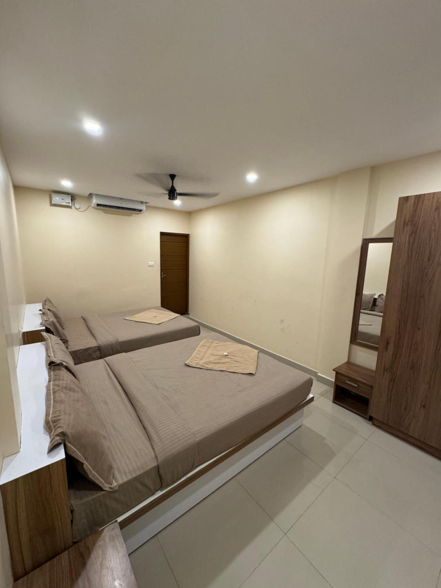 Heres Haut Residency Kochi Exterior photo